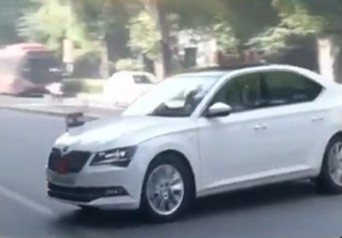  సుప్రీం కోర్టుకు చేరుకున్న చీఫ్‌ జస్టిస్‌ గొగోయ్‌