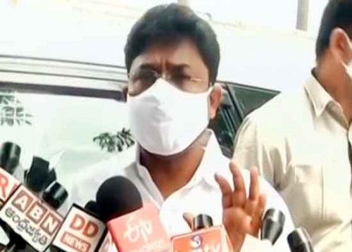 విద్యాదీవెనపై రివ్యూ పిటిషన్‌ వేస్తాం: ఏపీ మంత్రి సురేశ్‌