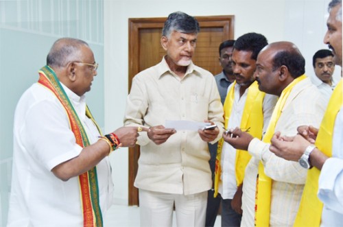 టీడీపీలో చేరిన ప్రముఖులు