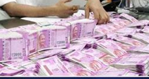 స్నేహితురాలి ఇంటికే కన్నం


