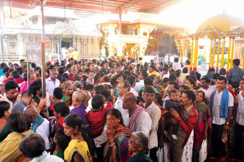 భక్తజనంతో పోటెత్తిన శైవక్షేత్రాలు