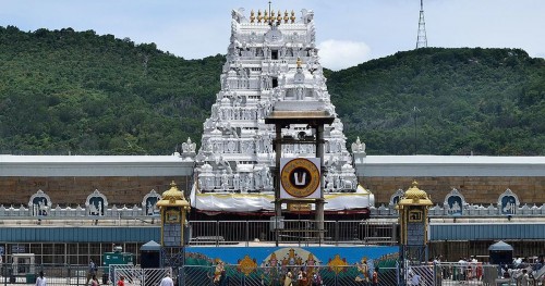 శ్రీవారి కొండపై  భక్తుల రద్దీ..