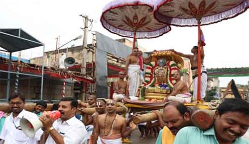 చిన్నశేష వాహనంపై శ్రీరామచంద్రమూర్తి చిద్విలాసం