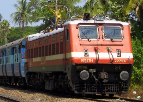వేసవి రద్దీ కారణంగా 10 ప్రత్యేక రైళ్లు