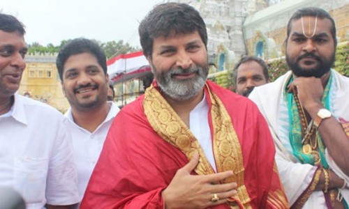 శ్రీవారి సేవలో త్రివిక్రమ్ శ్రీనివాస్
