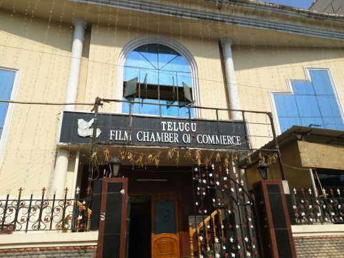 ఏపీ ప్రభుత్వంతో చర్చల ...17 మంది కమిటీ సభ్యులు

