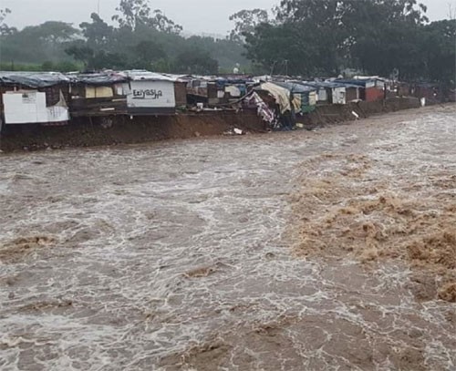 విశాఖలో వర్షం:80గ్రామాలకు రాకపోకలు బంద్‌