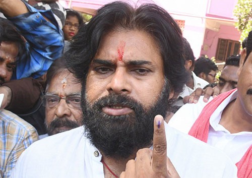 విజయవాడలో ఓటేసిన పవన్‌కళ్యాణ్