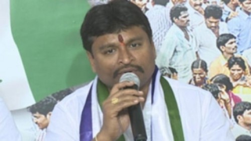 రోడ్డు పనులకు శంకుస్థాపన చేసిన మంత్రి వెలంపల్లి శ్రీనివాసరావు