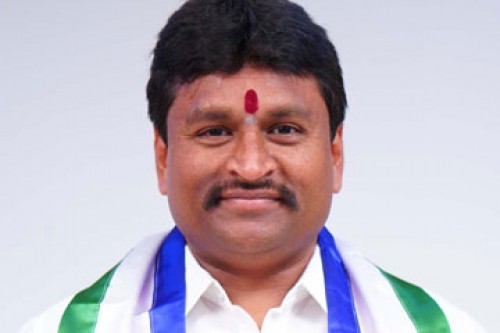 ఆసరా పథకం కింద లబ్దిదారులకు చెక్కులు పంపిణీ