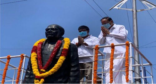 పీవీ నరసింహారావు సేవలకు తగిన గౌరవం లభించలేదు: ఉపరాష్ట్రపతి