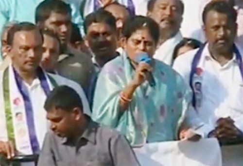 చంద్రబాబు ఇచ్చిన 650 హామీలు ఏమయ్యాయి ? : విజయమ్మ