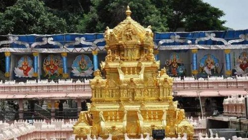 ఇంద్రకీలాద్రికి పోటెత్తిన భక్తులు.