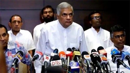 విక్రమసింఘె మళ్లీ శ్రీలంక ప్రధాని