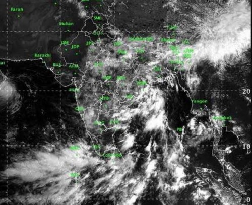  గోదావరి జిల్లాల్లో భారీ వర్షాలు