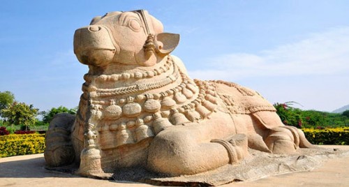 ఇప్పటికీ వీడని లేపాక్షి ఆలయ స్తంభం మిస్టరీ!

