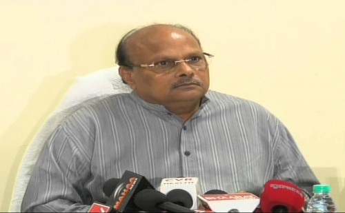 మోదీ అన్ని వ్యవస్థలను భ్రష్టుపట్టించారు: యనమల