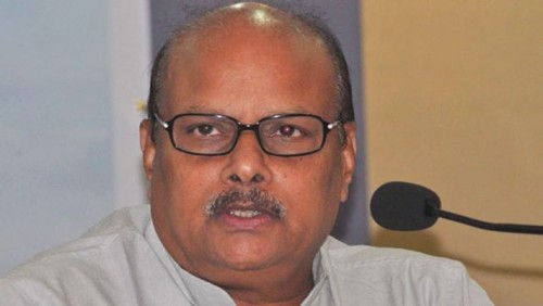 రాజధాని అంశంపై యనమల ఘాటు వ్యాఖ్యలు