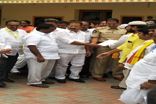 వైసిపి దాడులను అరికట్టాలంటూ.. డిఎస్‌పి కి వినతి