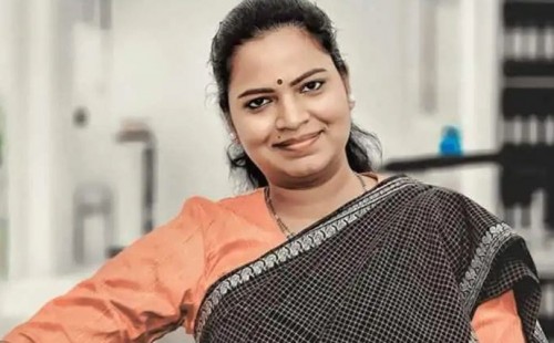 వైసీపీ ఎమ్మెల్యే రజనీ కారుపై రాళ్ల దాడి