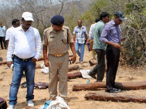 అంతర్రాష్ట్ర ఎర్రచందనం ముఠా అరెస్ట్