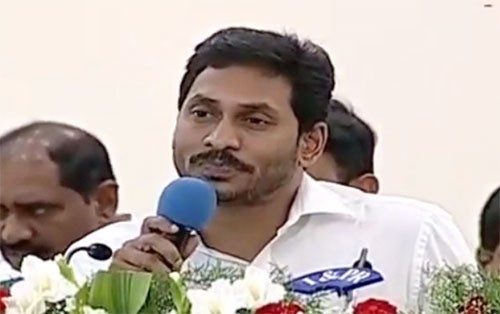 ప్రతి గ్రామానికి 10-12ఉద్యోగాలు ఇచ్చాం : జగన్ 