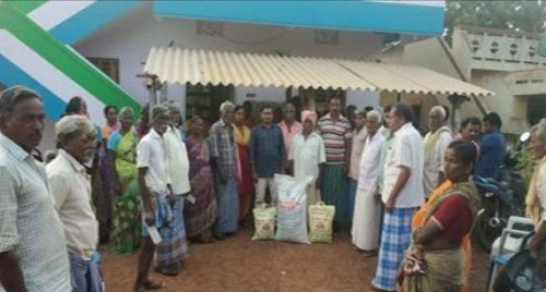 ఎరువుల పంపిణీలో పారదర్శకథ అవసరం...

