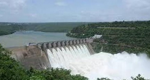 123 టీఎంసీలకు చేరువలో శ్రీశైలం డ్యాం నీటి మట్టం

