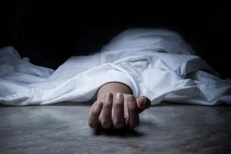 Andhra Pradesh woman cremates husband's body at home