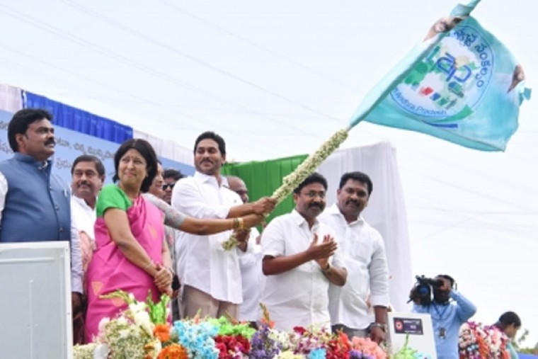 Chief Minister Y.S. Jagan flags off 516 e-autos