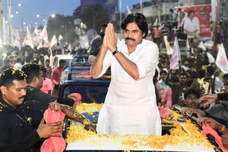 Pawan Kalyan to share dais with PM Modi in Hyderabad