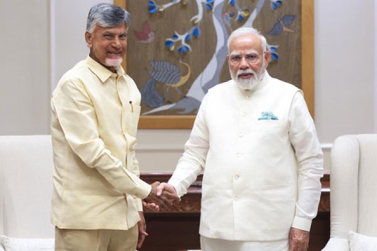 CM Naidu Invites Modi to Re-Launch Amaravati Development