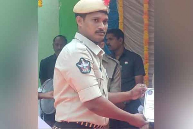 Red sander smugglers kill Andhra cop