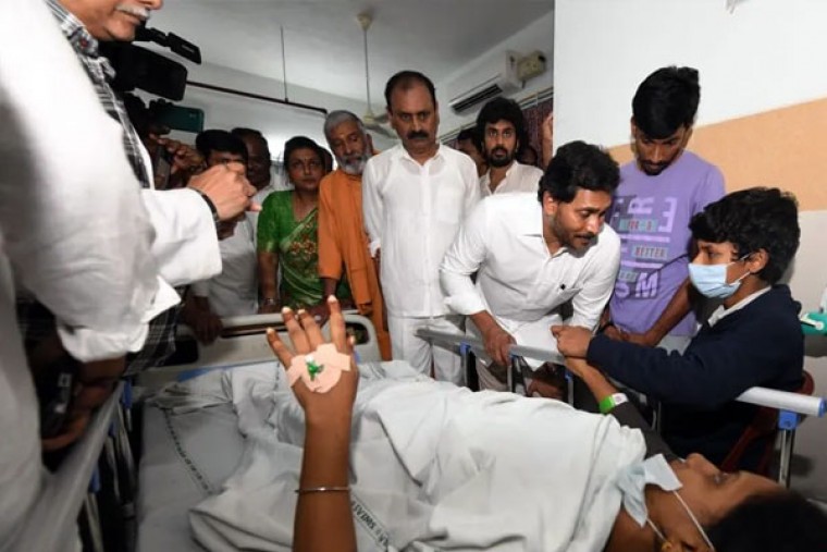 Jagan Mohan Reddy Blames Naidu for Tirupati Stampede, Demands Compensation