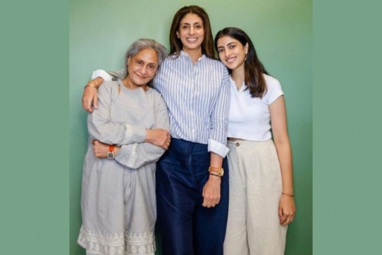 Navya Naveli gets candid with mom Shweta, grandma Jaya Bachchan
