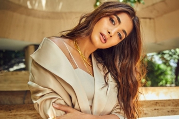 Pooja Hegde on sharing screen space with Big B: 'Watching this legend at work'
