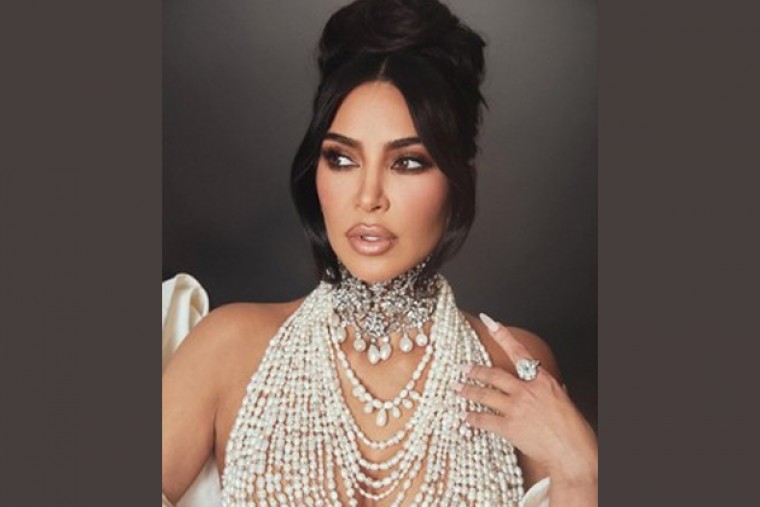 Kim Kardashian confirms some rumours about her: Sleeping with eyes open, blow drying jewellery