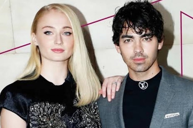 Joe Jonas wells up on stage before singing song he wrote for estranged wife Sophie Turner