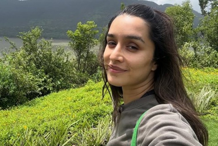 Shraddha Kapoor brings focus to unseen heroes of 'Dhurandhar': Let's applaud them