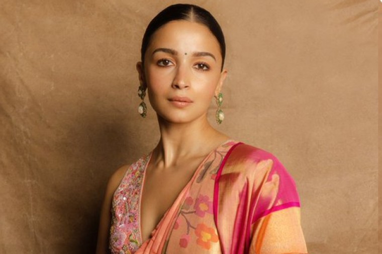 Alia Bhatt dazzles in her special Maharashtra Day-inspired look at Waves Summit 2025