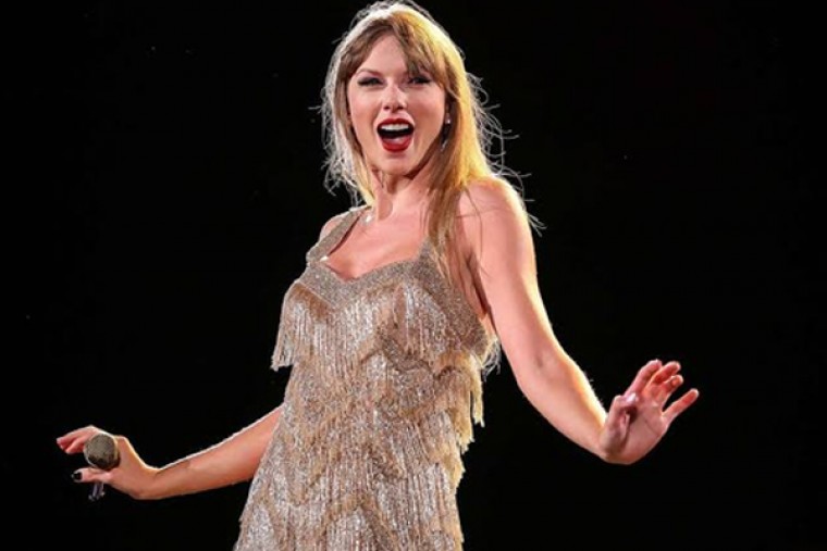 With 8 awards, Taylor Swift is Artiste of The Year; Shakira bags Video Vanguard Award