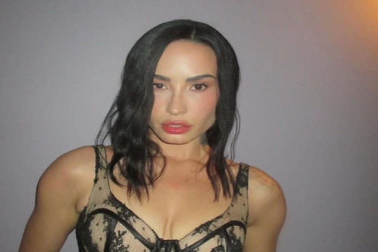 Demi Lovato says Paris Hilton hit the decks at her wedding