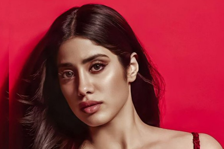 This is how freshly cut bangs make Janhvi Kapoor feel