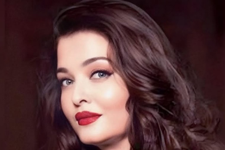 Jaya Bachchan, Aishwarya Rai Bachchan make rare appearance together with family at Arjun Tendulkar's wedding