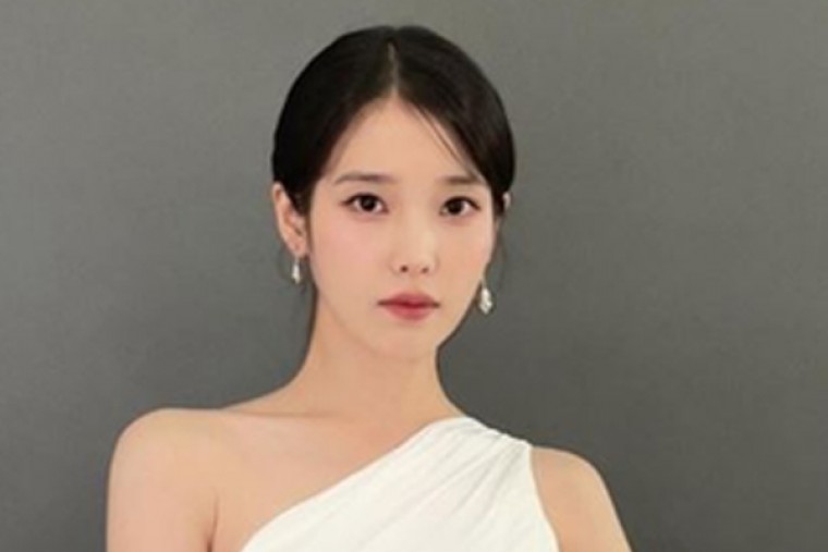 Singer IU's habit: Sitting at dining table for 6-7 hours a day on her days off