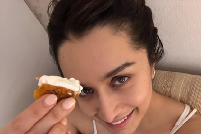 Shraddha Kapoor is all smiles as she savours some yummy 'theple'