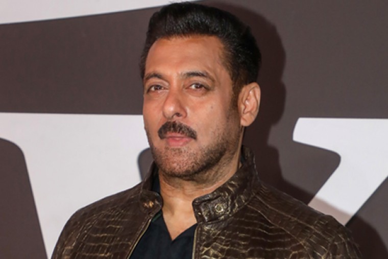 Salman Khan appears restless, keeps fidgeting with ring at an event