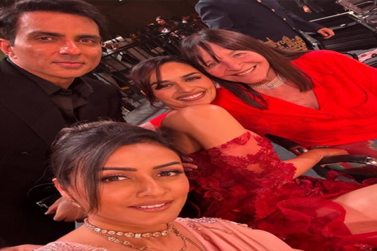 Namrata Shirodkar cheers for new Miss World Opal Suchata Chuangsri