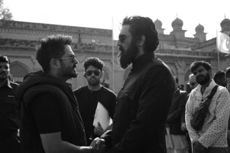 Aditya Dhar shows Arjun Rampal's intense look in 'Dhurandhar' on his birthday