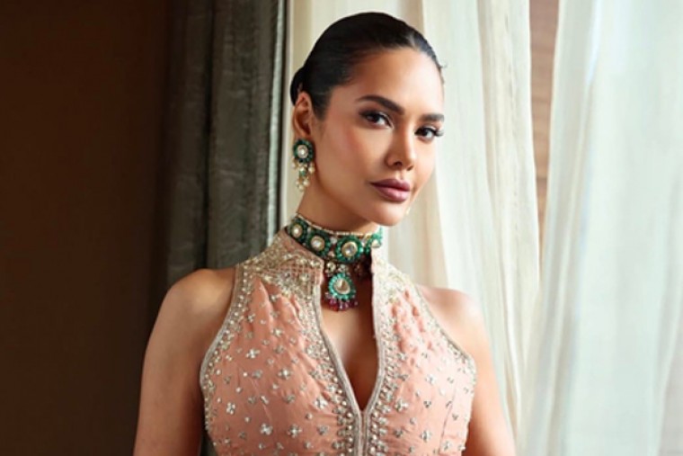 Esha Gupta shares heartwarming wish for God's child, Yo Yo Honey Singh